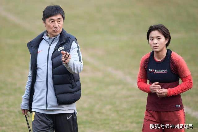 克莱与字母哥携手能否追平詹姆斯的总冠军地位？